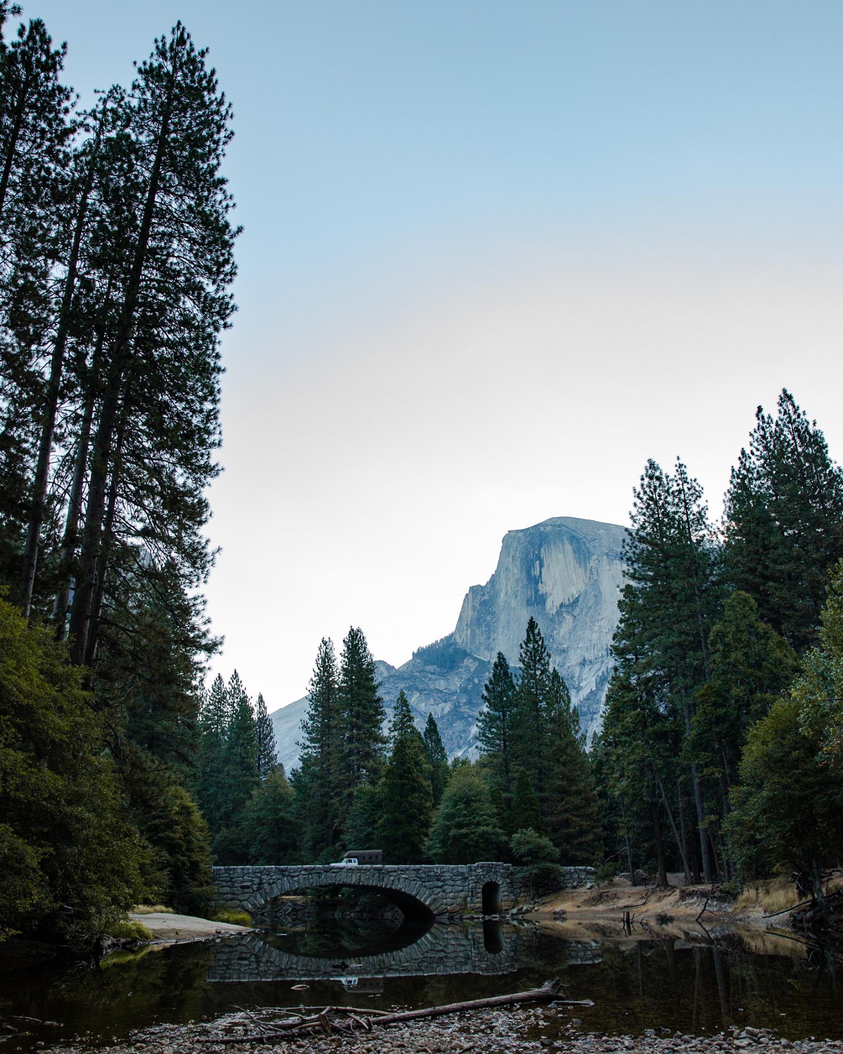 Don’t trash this treasure. Worn Wear is heading to Yosemite National Park  today for the 16th annual Yosemite Facelift , a week of volunteering to clean up the park at the end of summer. If you’re in the Valley, lend a hand and pick up some garbage while Worn Wear gives you a fix.⁠ festivalwalk