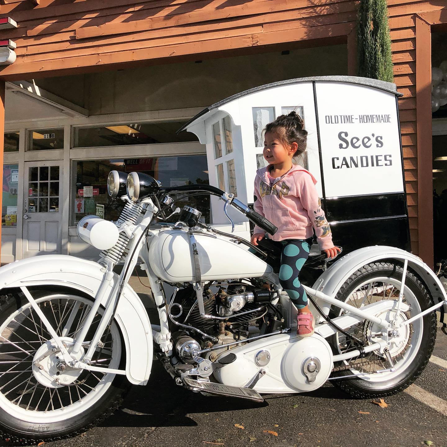 Nothing like the wind in your hair and a chocolate sample in your belly! Meet us in Davis, California  📍 1361 W. Covell Blvd. #117 The Marketplace