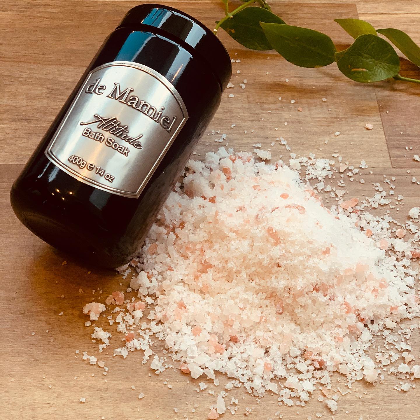 We want to thank de Mamiel for making this special limited order for our customers.⁣ They love this beautiful bath soak 🛀 during such stressful time. It’s super relaxing, anti bacterial, nourishing and smells wonderfully.⁣