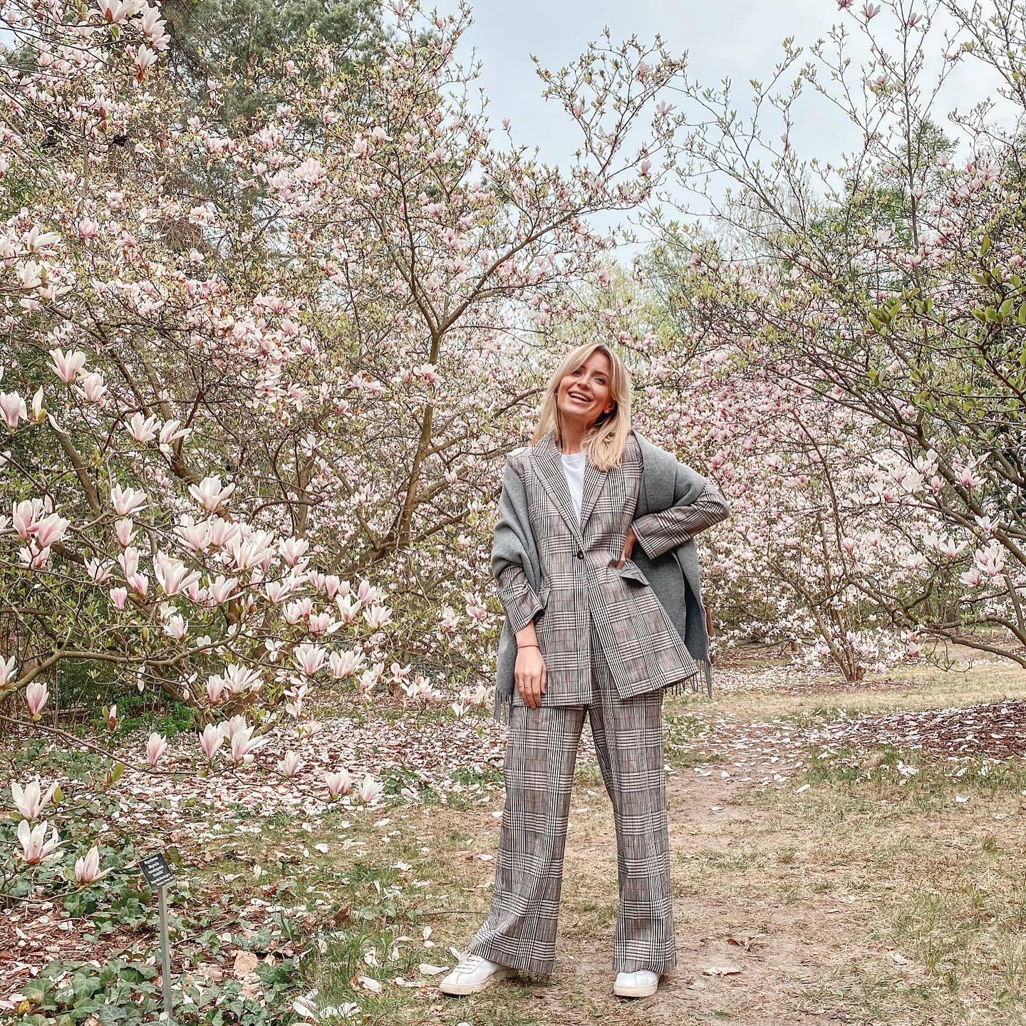 Magnolia season with Anna Dec 🌸 wearing a #Marella total look! blazer > festivalwalk