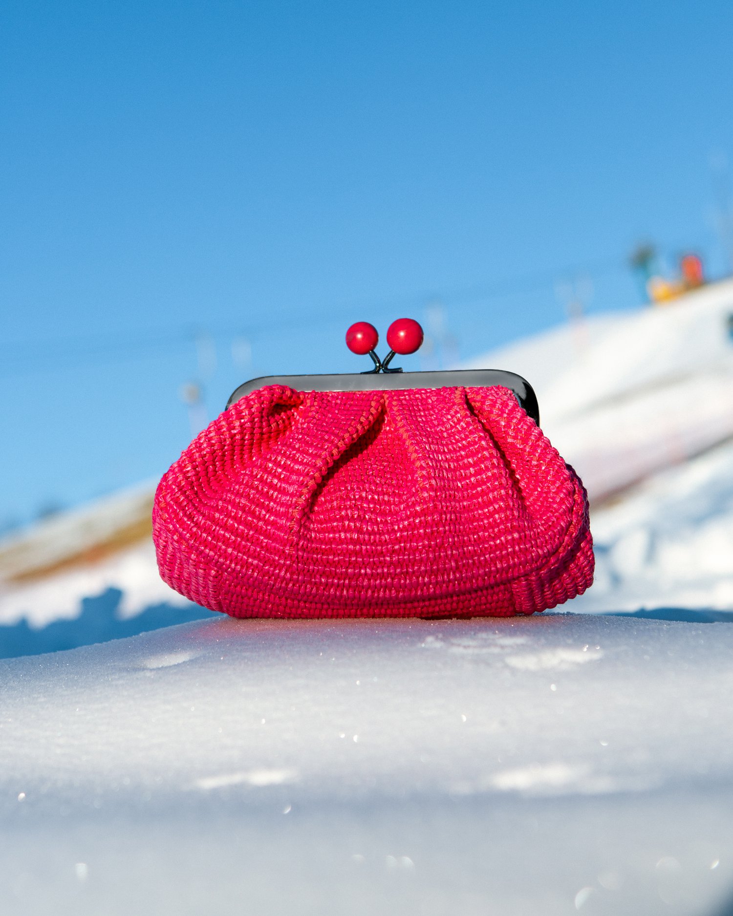 Pink Ice: a bright accessory is the season's hallmark. 