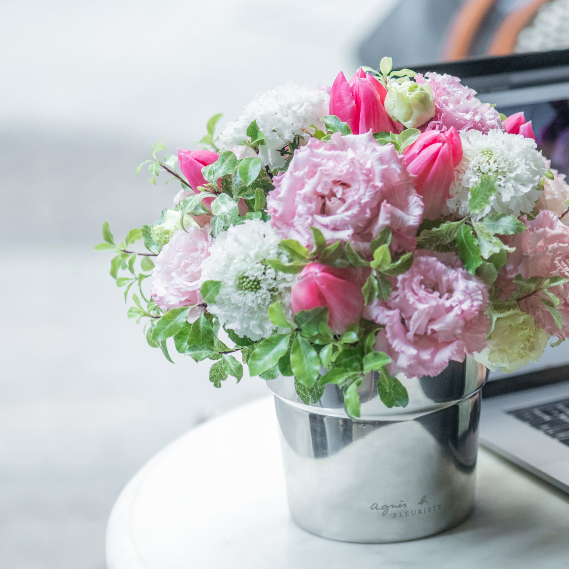 [Flowers of gratitude] 在秘書節這個特別日子，將這個顏色粉嫩的Renée flower pot 送給所有經常支持幫助大家的行政人員－ merci!