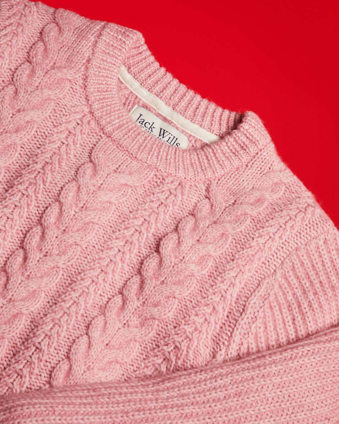 Christmas is coming, which means there's no better time to stock up on our Cable Knits 🧶⠀⠀⠀⠀⠀⠀⠀⠀⠀