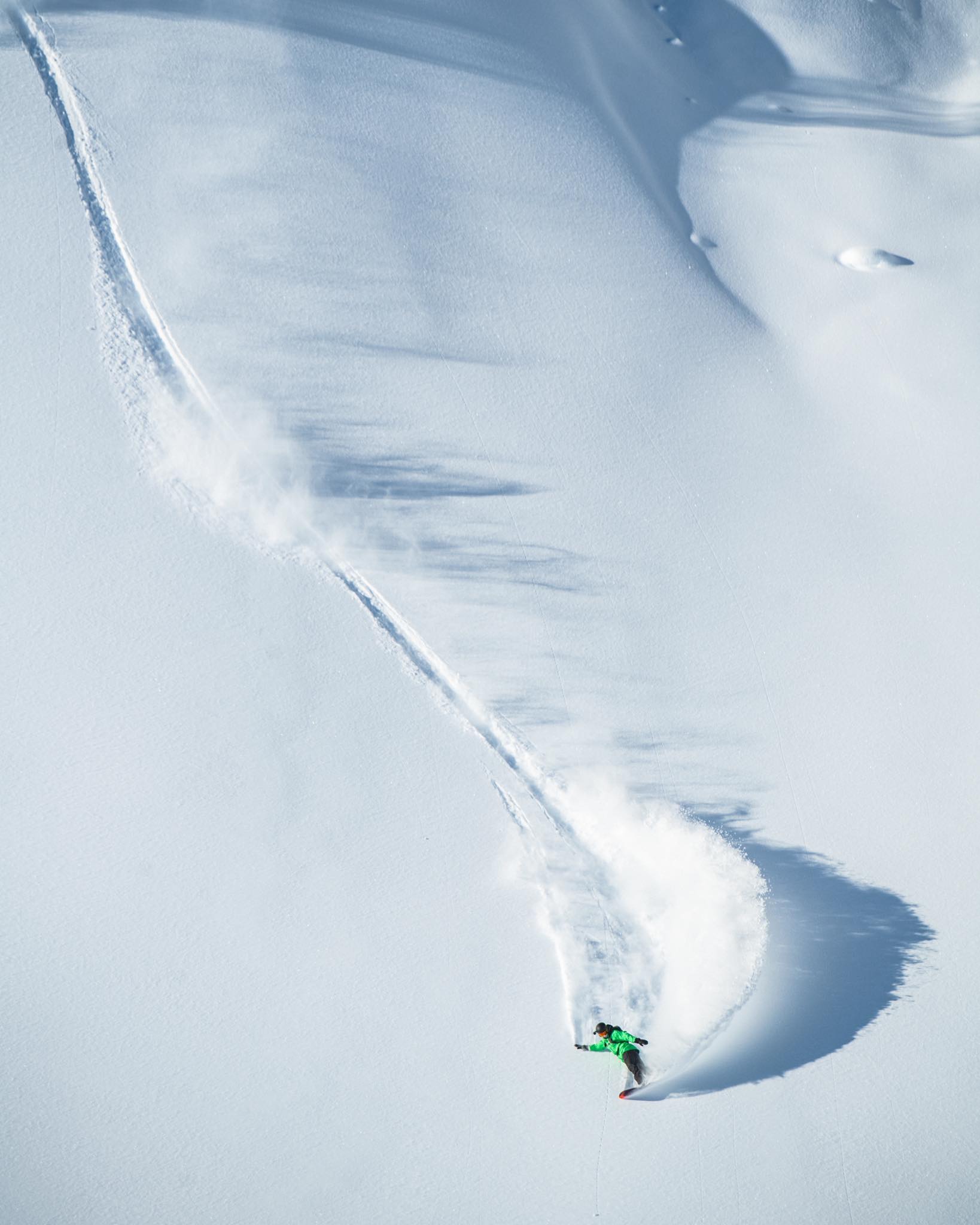 “The North Face 全新FUTURELIGHT透氣防水布料，具有一定的伸展性能，能夠給予你更大的活動空間。在山岳滑雪運動中，這是一個必不可少的關鍵性能。”——Jake Blauvelt