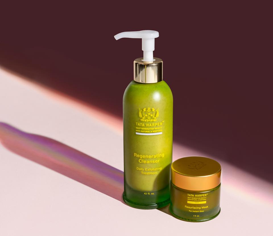 【Tata Glow】 The Glow Getter, a 5-minute treatment with Tata Harper’s best-selling duo that give you twice the glow in half the time! Massage the Regenerating Cleanser over dry skin, and then apply a thick layer of Resurfacing Mask, and wait 5 minutes to rinse off with circular smoothing massage