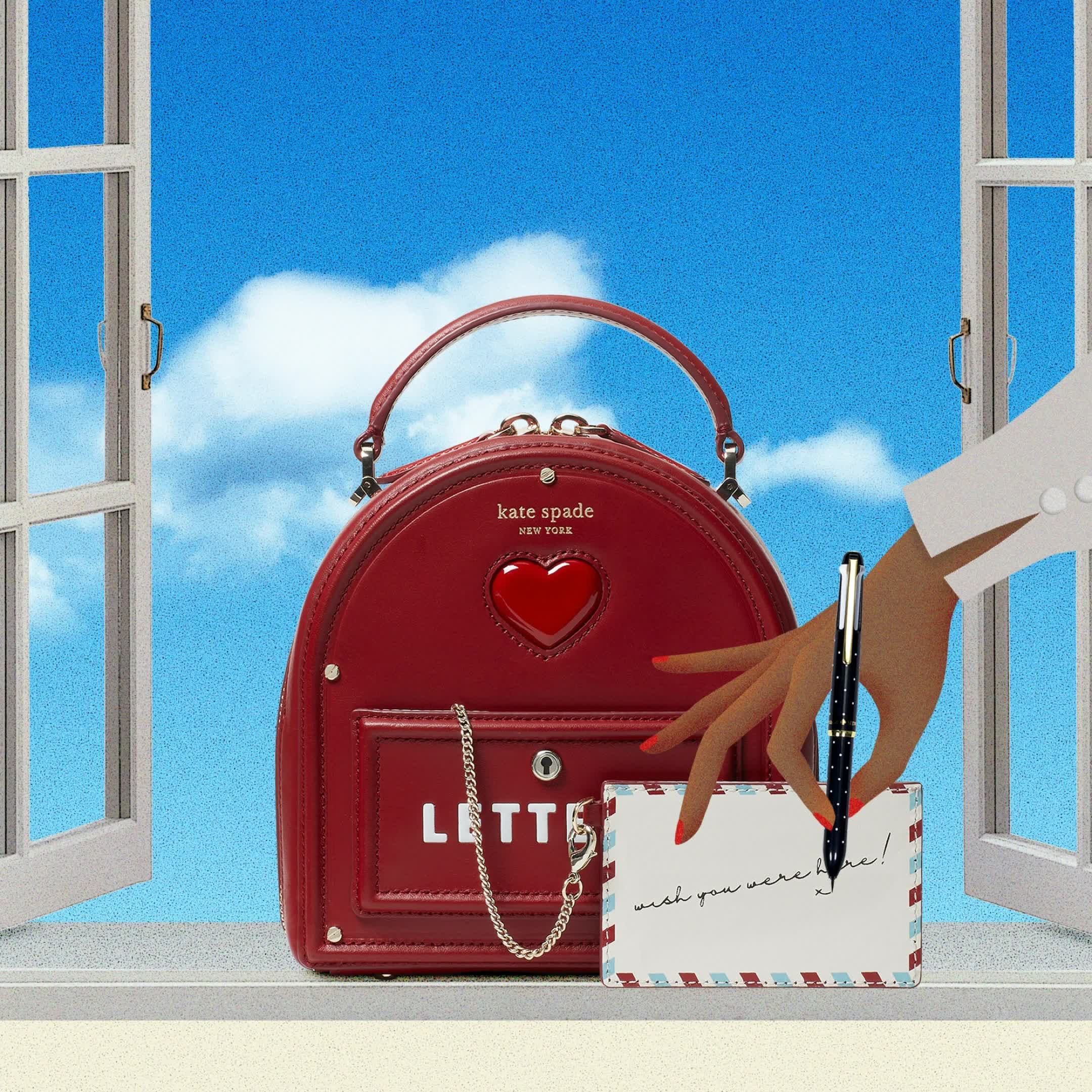 Look at this vintage design inspired by mailbox in London!🇬🇧 Carry it and call yourself a postwoman💌 Don't forget to join our memebership now to enjoy $200 welcome gift✨ #katespade #loveinspades