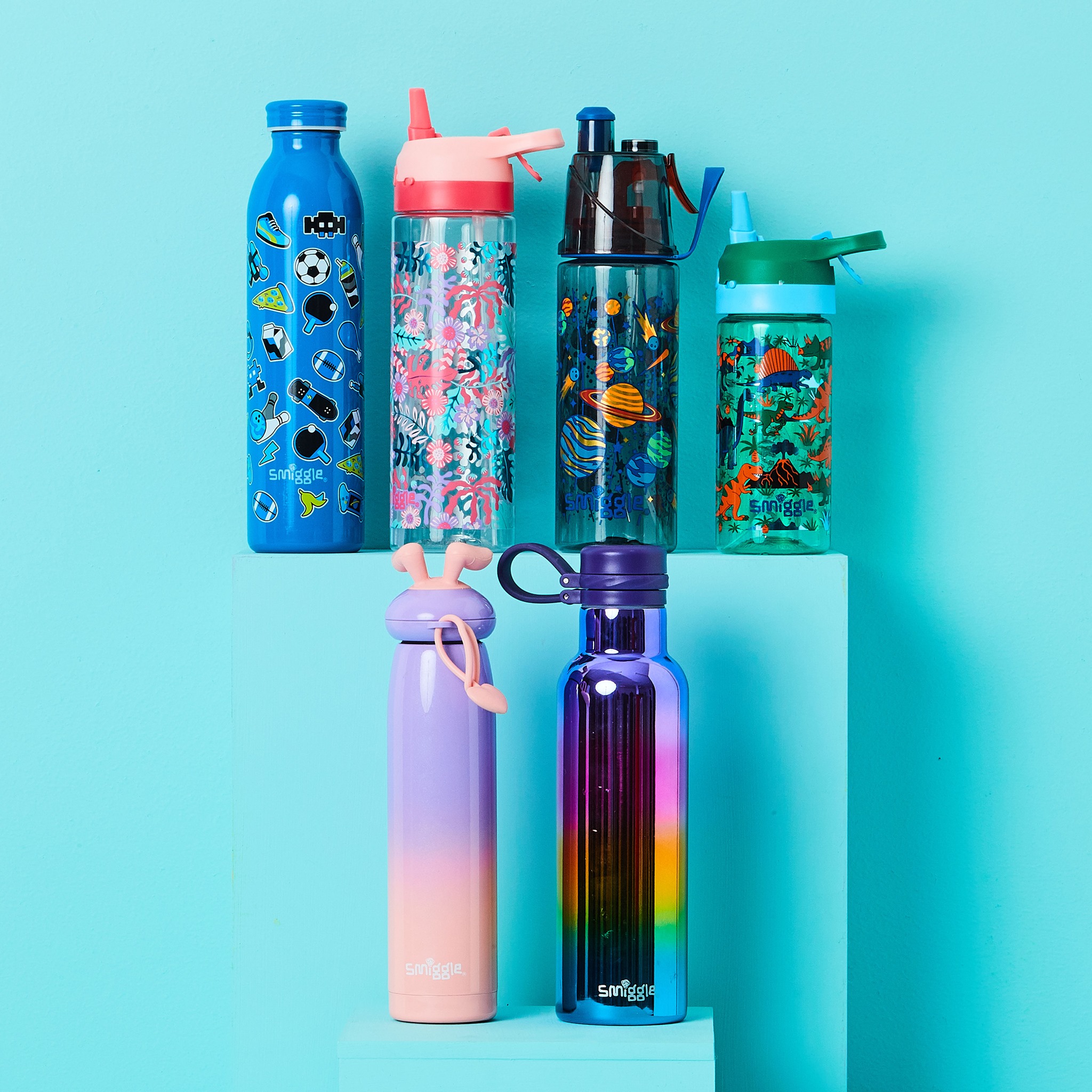 Stay hydrated with smiggle! Our range of bottles are refillable, fits easily into your backpack and comes in loads of different prints and designs! Head instore today to get yours!😄