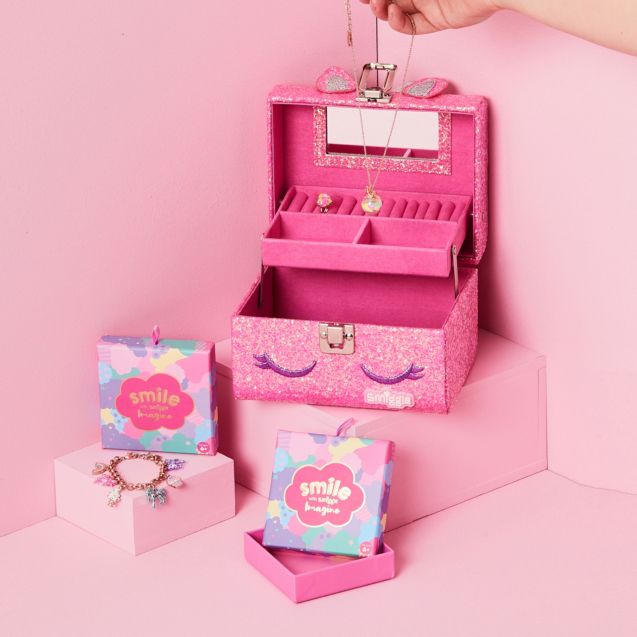 Keep your jewellery safe in our unicorn 🦄 jewellery box! Shop our accessories instore now 