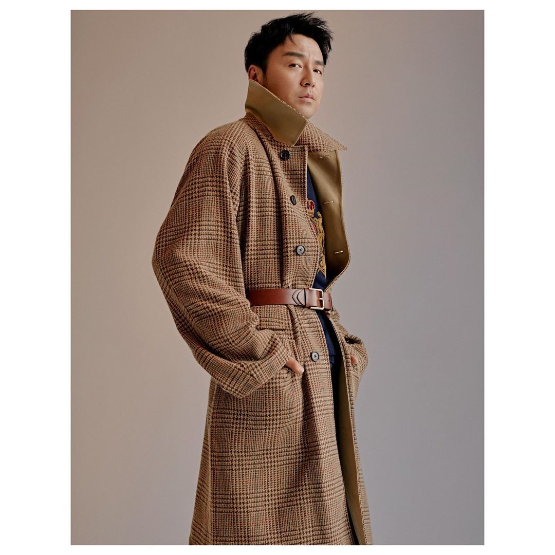 Lei Jiayin (雷佳音) wears a #RLPurpleLabel Fall 2019 reversible Glen plaid coat and hand-embroidered sweater for the cover of L’Officiel Hommes China. Photographer: LIU Song