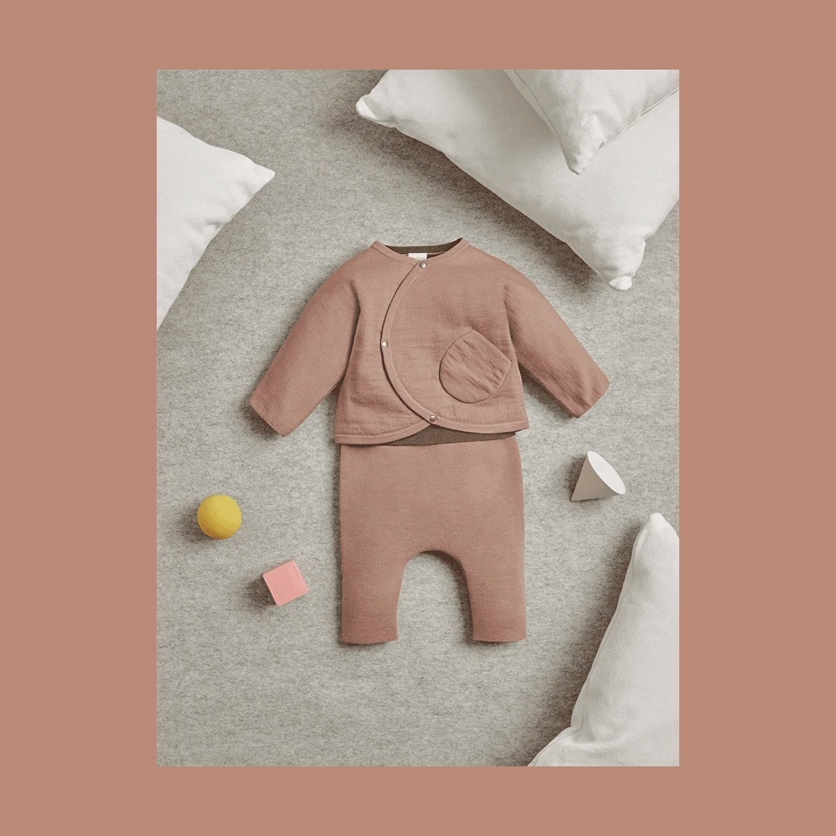 Cosy and comforting, this new collection features our snuggliest pieces yet: from snowsuits to sleeping bags and soft rompers in organic cotton. Available exclusively online. Shop baby: festivalwalk