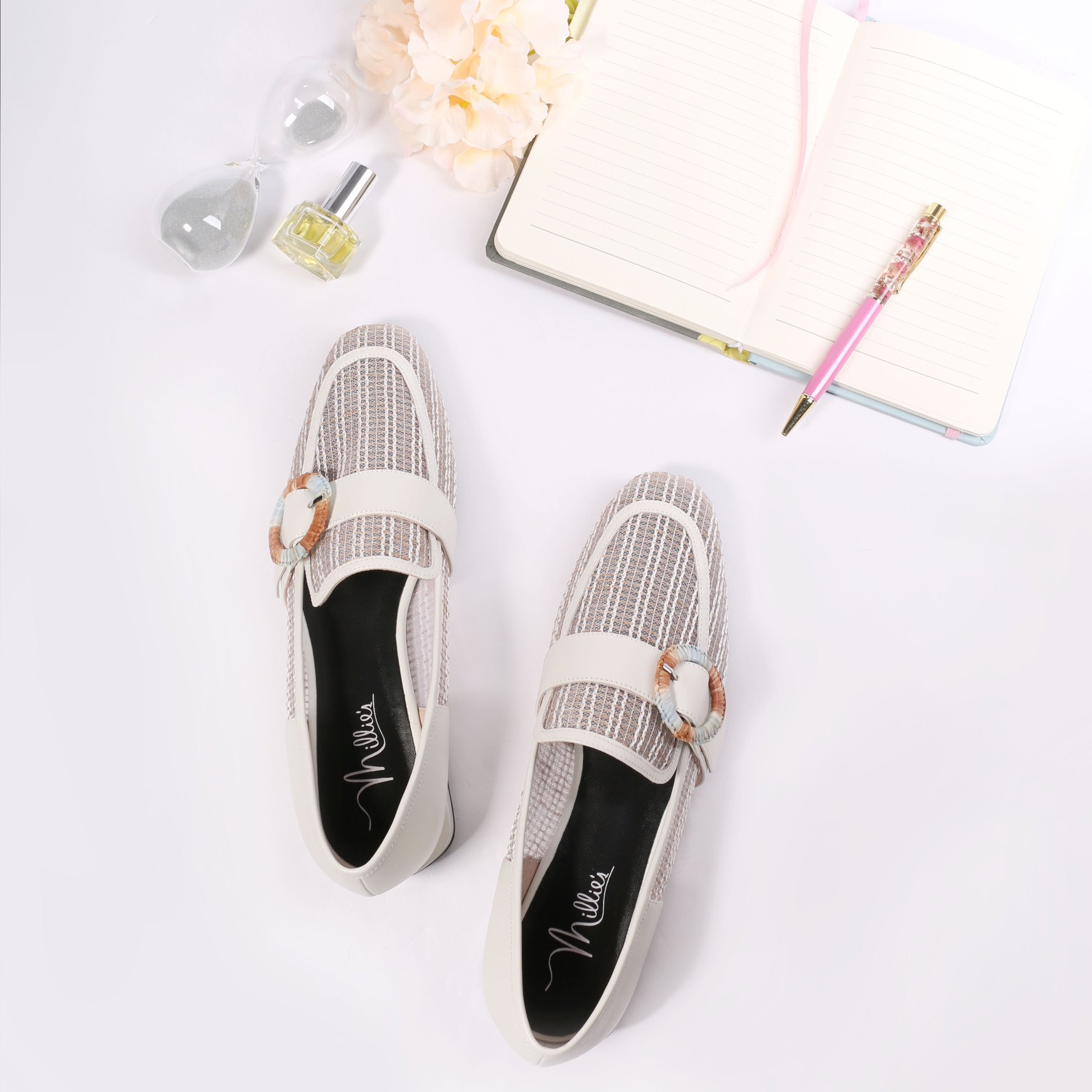 網面設計的Loafer 配上細緻的漸變色buckle，充滿春天陽光氣息！ Shop Now: festivalwalk