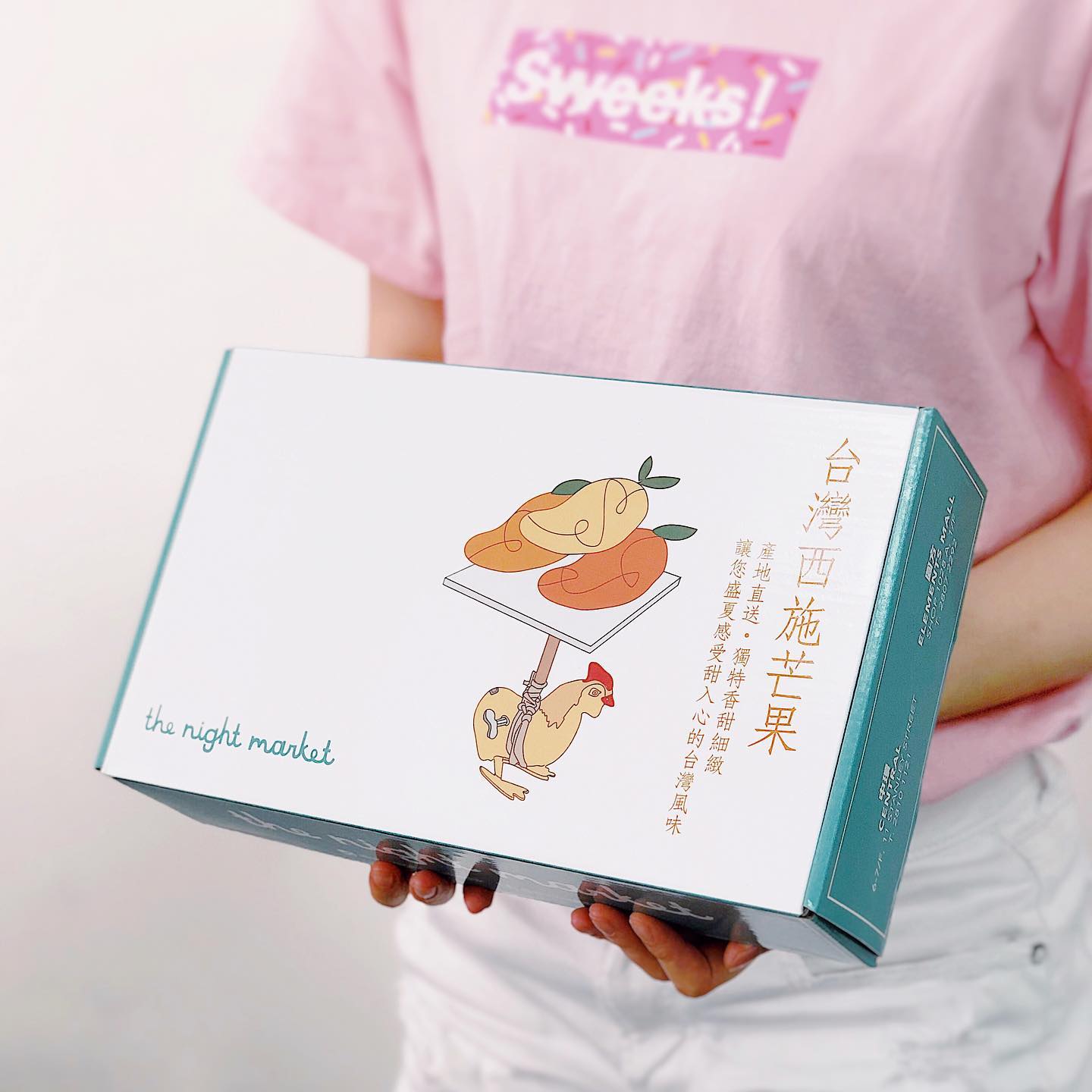 Food tastes better when shared😍, order our Xishi Mango Gift Box to share some sweetness with your family and friends