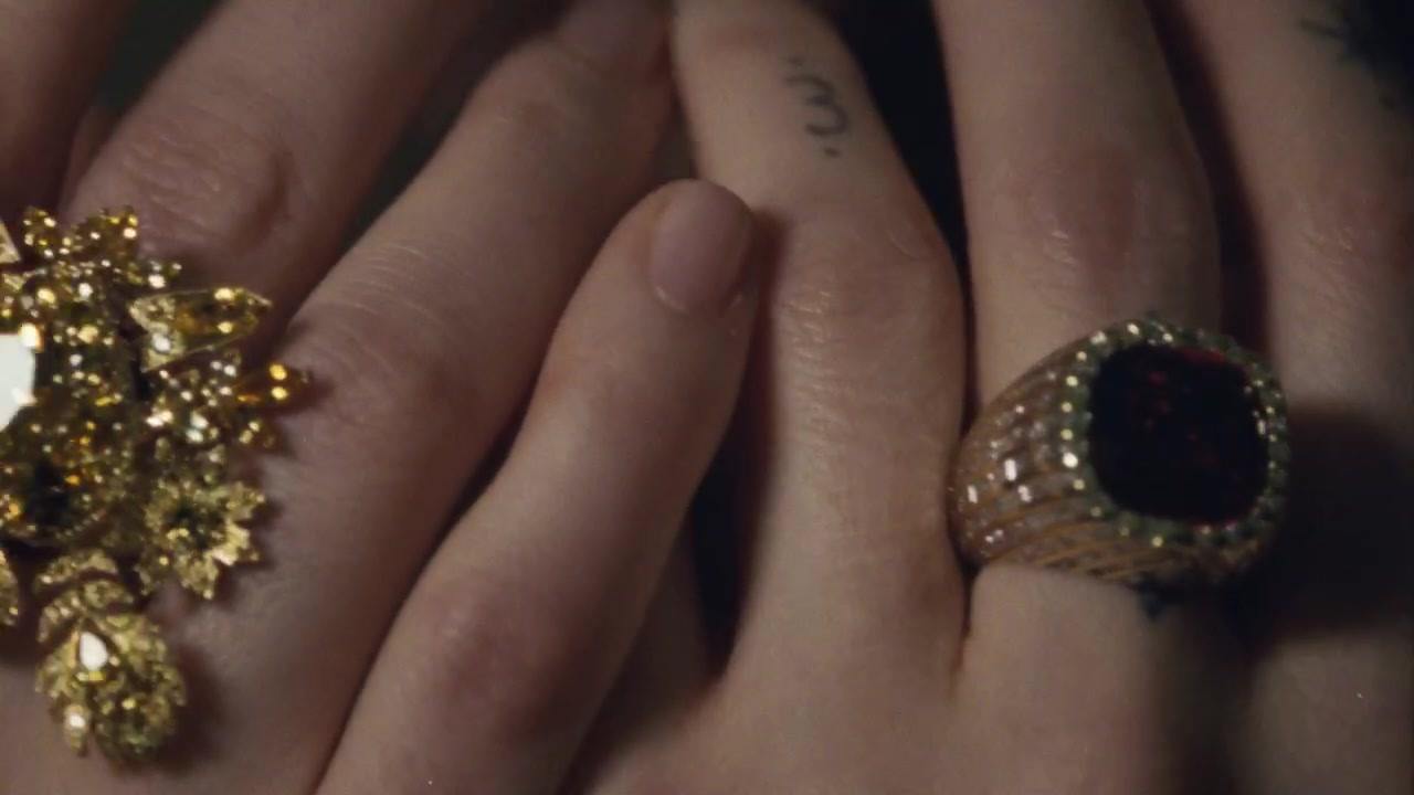 Gentle movements to let the jewels catch the light. In Laura Jane Coulson’s short film Florence Welch is adorned in the new Gucci High Jewelry collection Hortus Deliciarum by Alessandro Michele. She walks amongst the ornate details of the new Gucci Vendôme boutique which houses the fine and high jewelry collections.