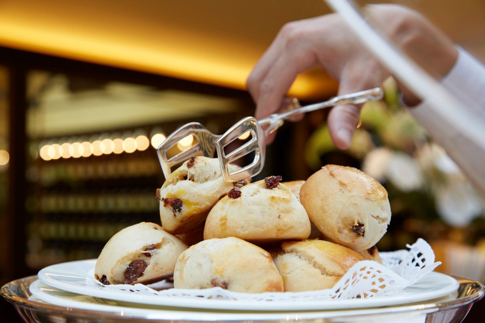 Pair TWG Tea delectable scones with TWG Tea-infused jellies flavoured exclusively with TWG Tea's most popular blends. Experience your tea time at TWG Tea Salons!