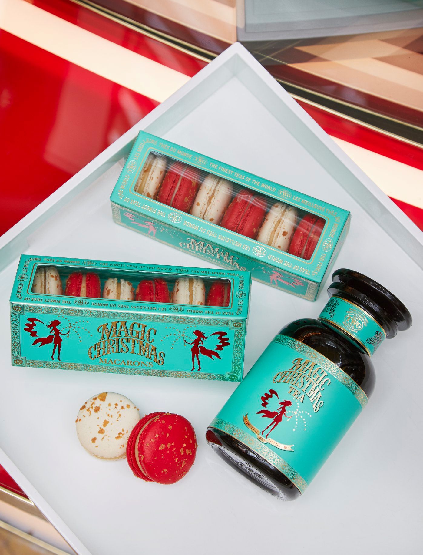 In tantalising shades of Santa Claus’s red and white, TWG Tea has transformed its signature tea-infused macarons into delicious jewels of bite-sized confection. The limited-edition Magic Christmas Tea infused macaron delicately filled with a velvety smooth white chocolate ganache. Available at all TWG Tea Salons in Singapore and on TWGTea.com! 