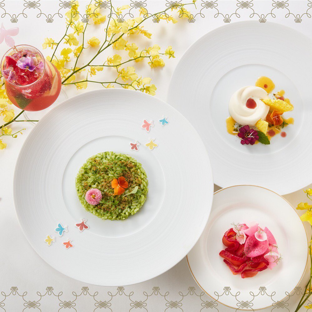 Embrace the arrival of summer with the exquisite Beauty & The Bees Dinner Set , jointly presented by COVA and GUERLAIN. A limited-edition 5-course tasting menu, promising a journey of tastes from meadows of Italy to blooming fields of provence.  Available now until 31 July 2019