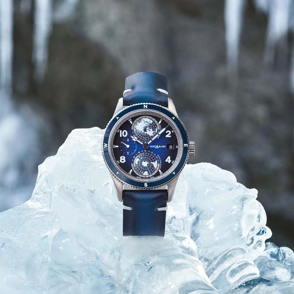 【Montblanc 1858系列：捕捉山峰探險精神】 Montblanc 1858系列腕錶蘊含復古的運動風格元素，靈感來自於「回歸自然」的風潮以及Montblanc的豐富傳承。本系列的設計與產品特色均源於Minerva於1920和30年代的Minerva軍用計時碼表。Montblanc於2020年推出以藍色為主軸的全新材質混搭腕錶，向品牌標誌的靈感來源 - 冰川與終年覆蓋皚皚白雪的高山峻嶺致敬。 Montblanc遵循Minerva逾160年的高級製錶歷史與傳承，透過設計、風格與技術創新，連結過去與現在，打造無與倫比的腕錶，而1858系列即是最佳的例子。