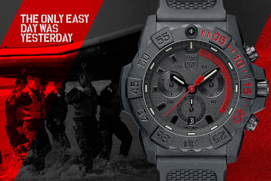 【Luminox 發佈最受歡迎的Navy SEAL計時腕錶系列】 全新Navy SEAL3580系列的錶殼較以往稍微大些，45毫米 (過去的Navy SEAL系列錶殼為44毫米)，備有5種不同的顏色以供選擇，從低調的全黑到很棒的黑紅色。全新Navy SEAL 3580系列腕錶賣點於其全新的PU錶帶，其中型號3581.EY表盤上面刻上海豹突擊隊口號" THE ONLY EASY DAYS WAS YESTERDAY"。 錶殼及單向旋轉圈均以碳複合物製造，使外型更為吸引之餘，同時也更輕巧耐用。防刮花破物玻璃錶鏡，以及雙重防水圈所保護的不鏽鋼錶冠，防水200米。... Navy SEAL 3500系列不像海龜系列，有著全新的海龜型錶殼設計，但它的不鏽鋼底蓋卻刻有精緻的3D立體Navy SEAL 秃鷹標誌，而全新的錶帶採用loop-lock，讓佩帶時更為舒適。 選購地點: 鑽石山荷里活廣場1樓160號