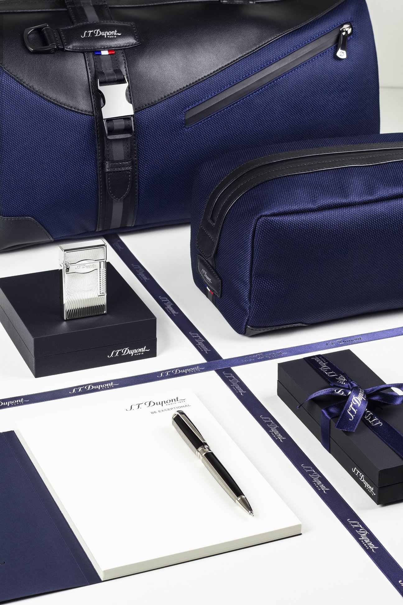 Not sure what to get Dad for Father’s Day ? We’ve pre-selected a range of S.T. Dupont stylish accessories  for you: 
