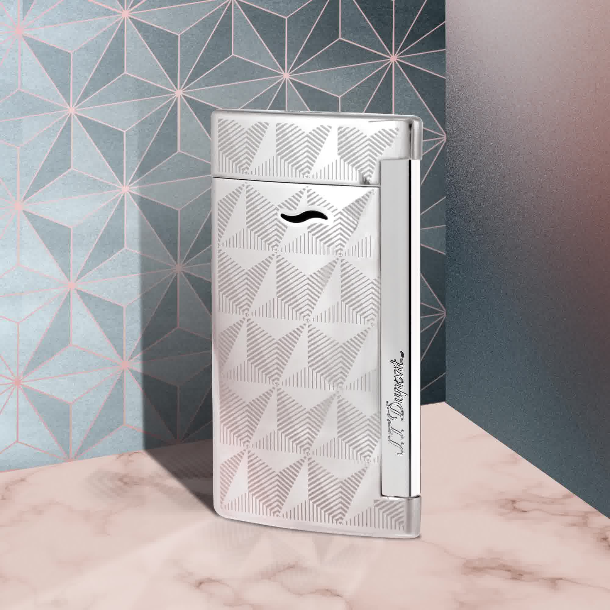 Rediscover Slim 7 with the new “Fire Head” range, a very modern design for a slender lighter :