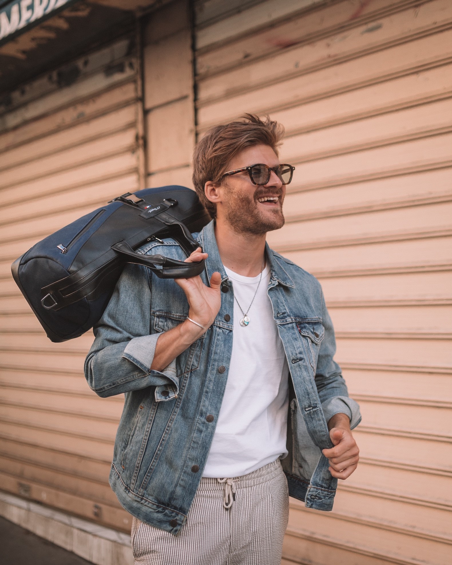 As Valhery to meet the demands of modern lifestyle chose « Défi Millennium ». With its unscratchable nylon, this bag is designed for the urban citizen :