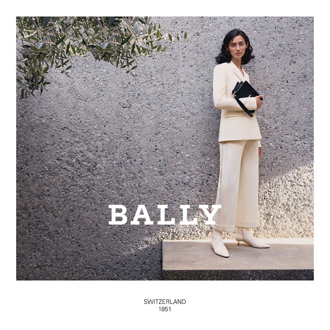 Celebrate the continual interaction between design and the environment with us, and discover the new Spring/Summer 2020 collection, Graphic By Nature, on Bally.com. 