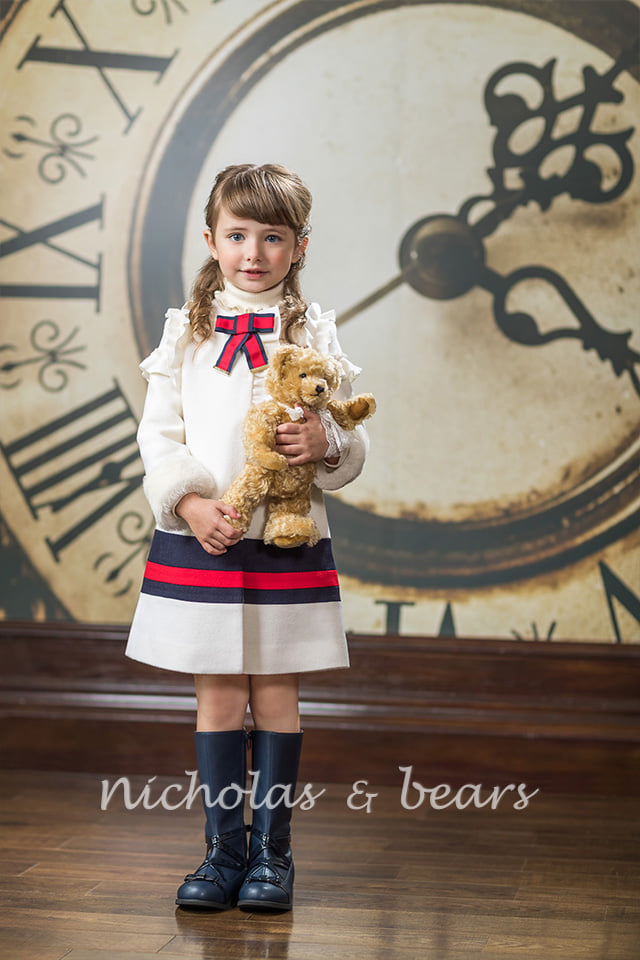 Look easy, breezy and elegant with Nicholas & Bears.