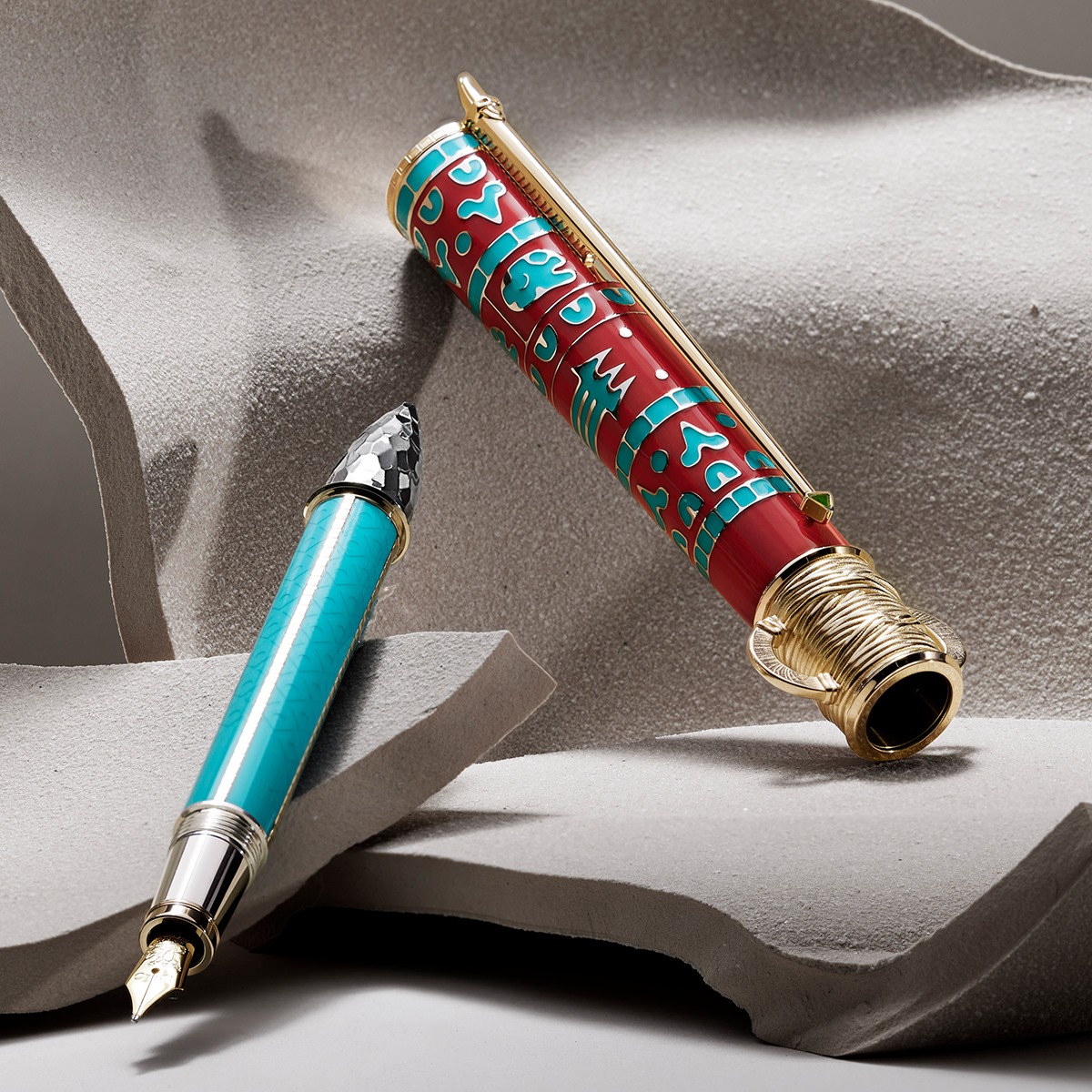 An escape into history. Set on a journey through the ancient Aztec empire with the latest Montblanc Patron of Art Limited Edition collection that honours the artistic and architectural achievements of Aztec culture and its great emperor Moctezuma Ilhuicamina (c. 1398-1469).