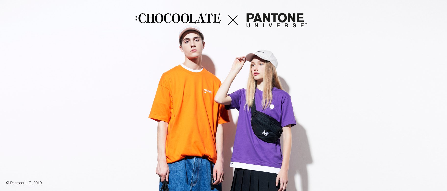 【:CHOCOOLATE x PANTONE首個聯乘系列 星期五繽紛登場！】 :CHOCOOLATE以今個夏天時尚造型必備的Pantone色融合Pantone色卡設計，帶來一系列拼布圖案Tee、車花章圖案Tee及Logo Tee。