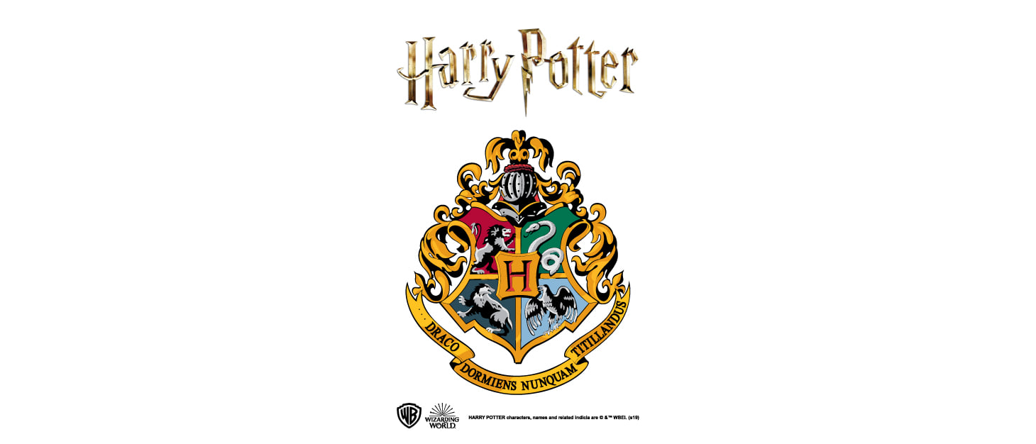 【:CHOCOOLATE x Harry Potter 聯乘系列 星期五帶你走進霍格華茲的魔法世界！】 :CHOCOOLATE首次與Harry Potter聯乘，結合霍格華茲的魔法元素於時尚單品之中。