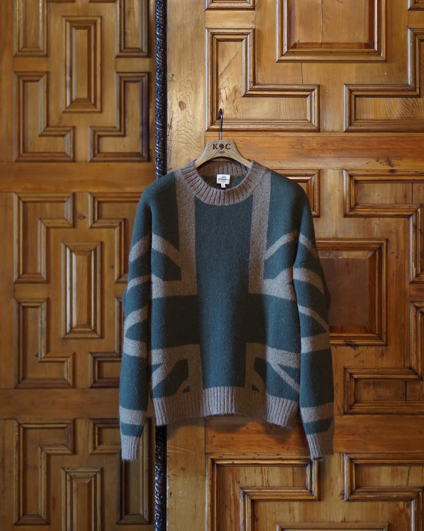 Our union jack crewneck is spun from wool and mohair blend making it a luxurious addition to your winter wardrobe.