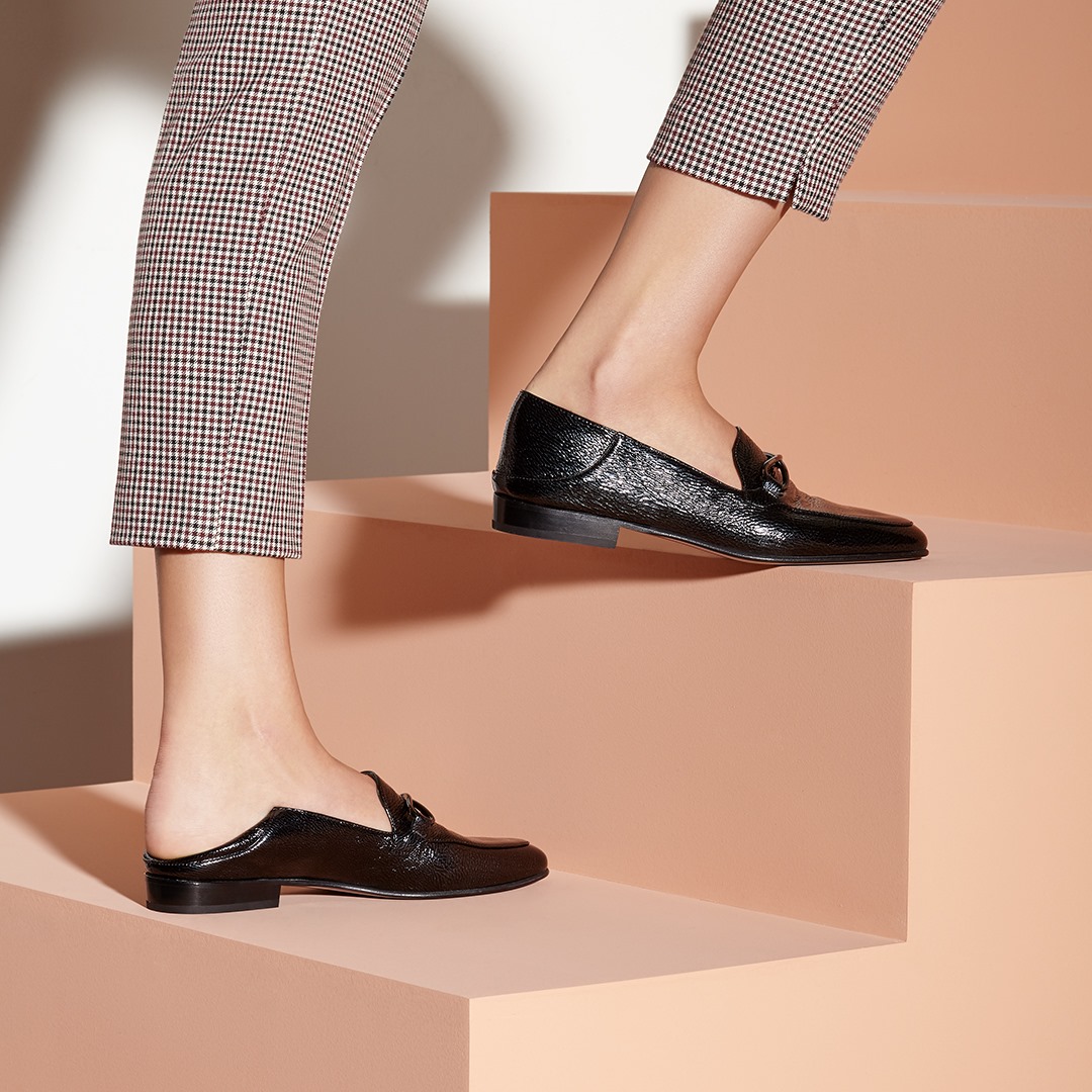 Mocassins or Mules? Wear the slip-ons however you like; they are now even more precious thanks to the new infinity accessory. ► Follow our Instagram: @a.testoniHongKong