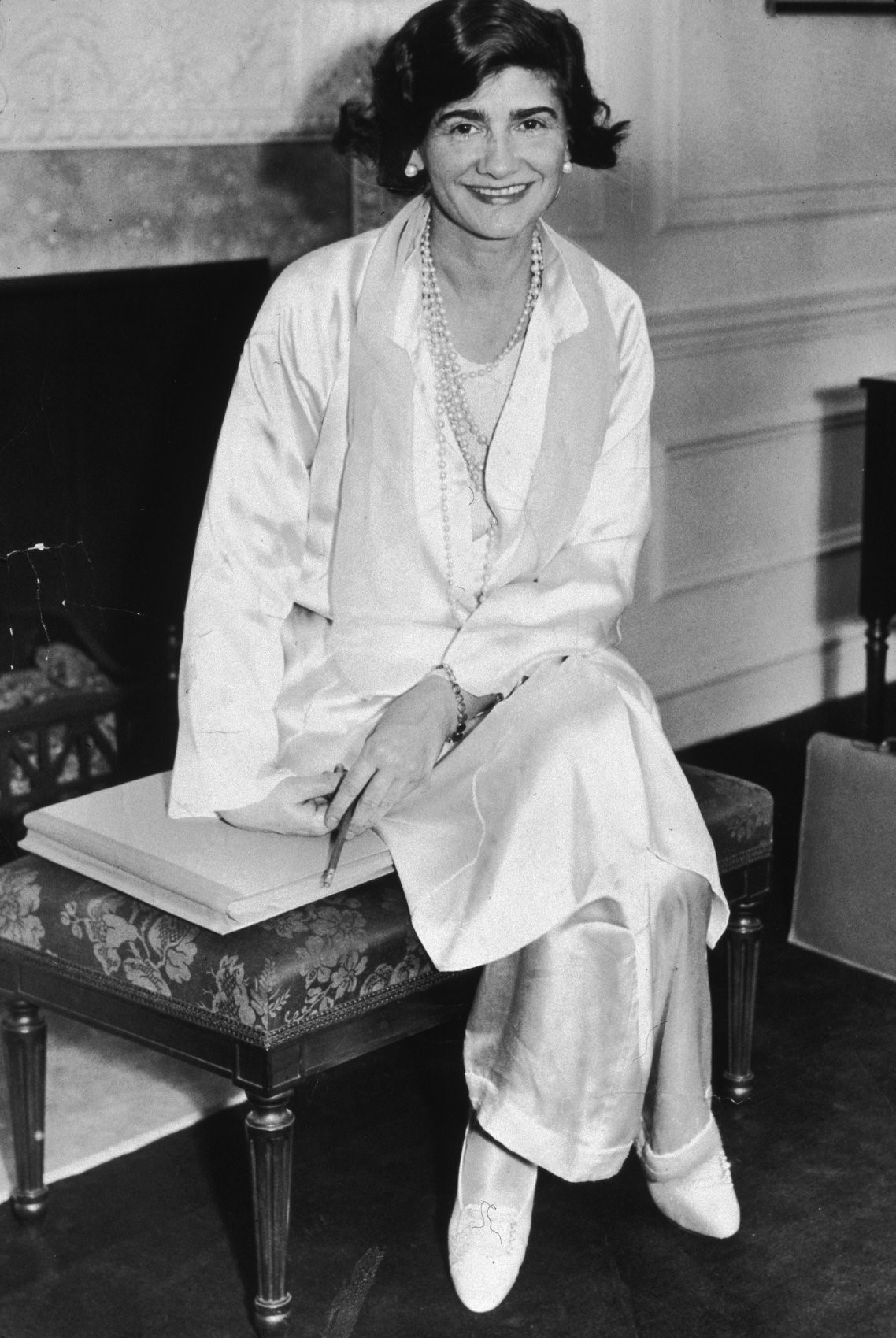 Gabrielle Chanel lounging with style in Venice, a city introduced to her by her friend José Maria Sert.