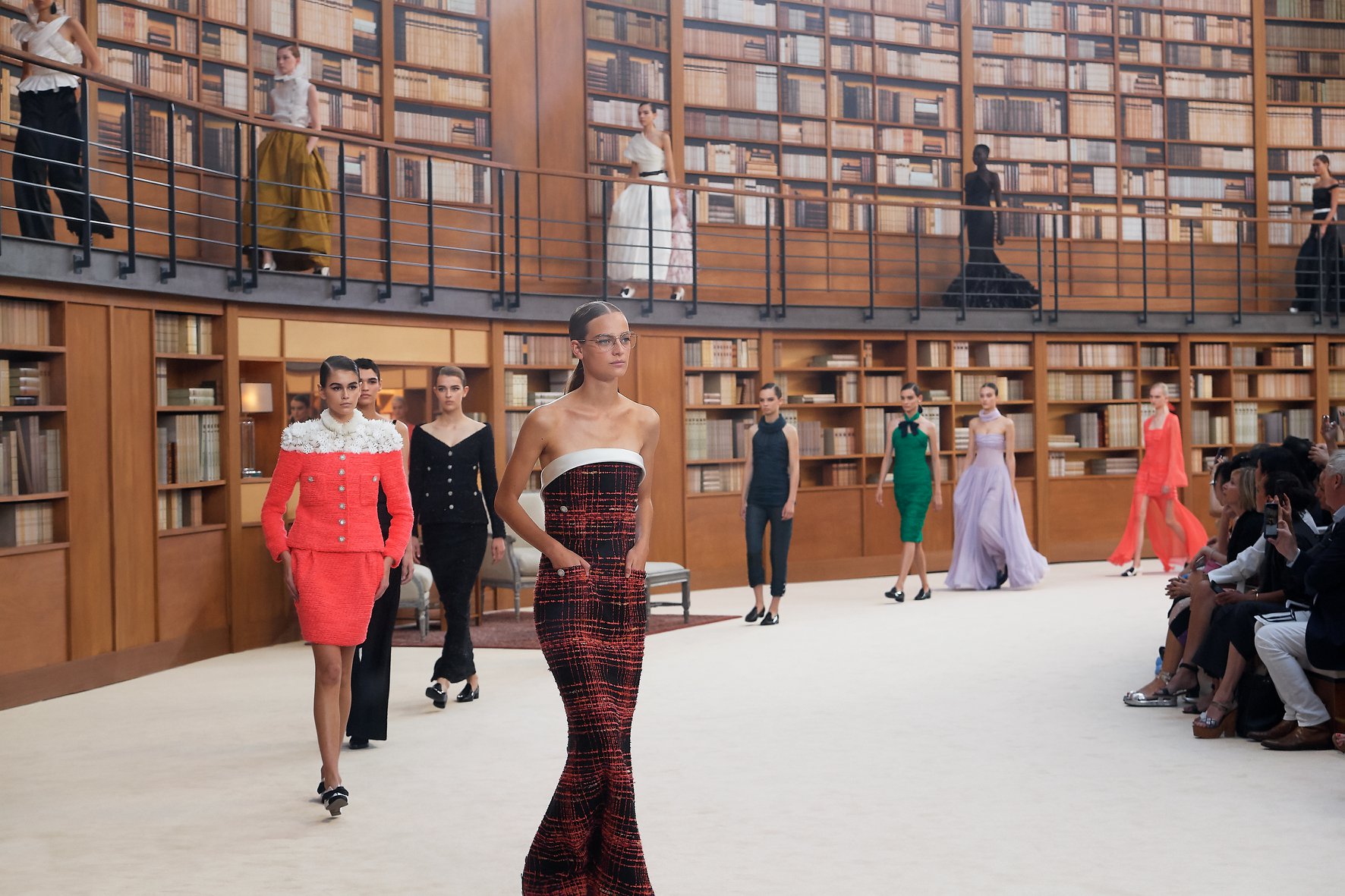 Highlights of the Fall-Winter 2019/20 Haute Couture show, held earlier today at the Grand Palais in Paris.