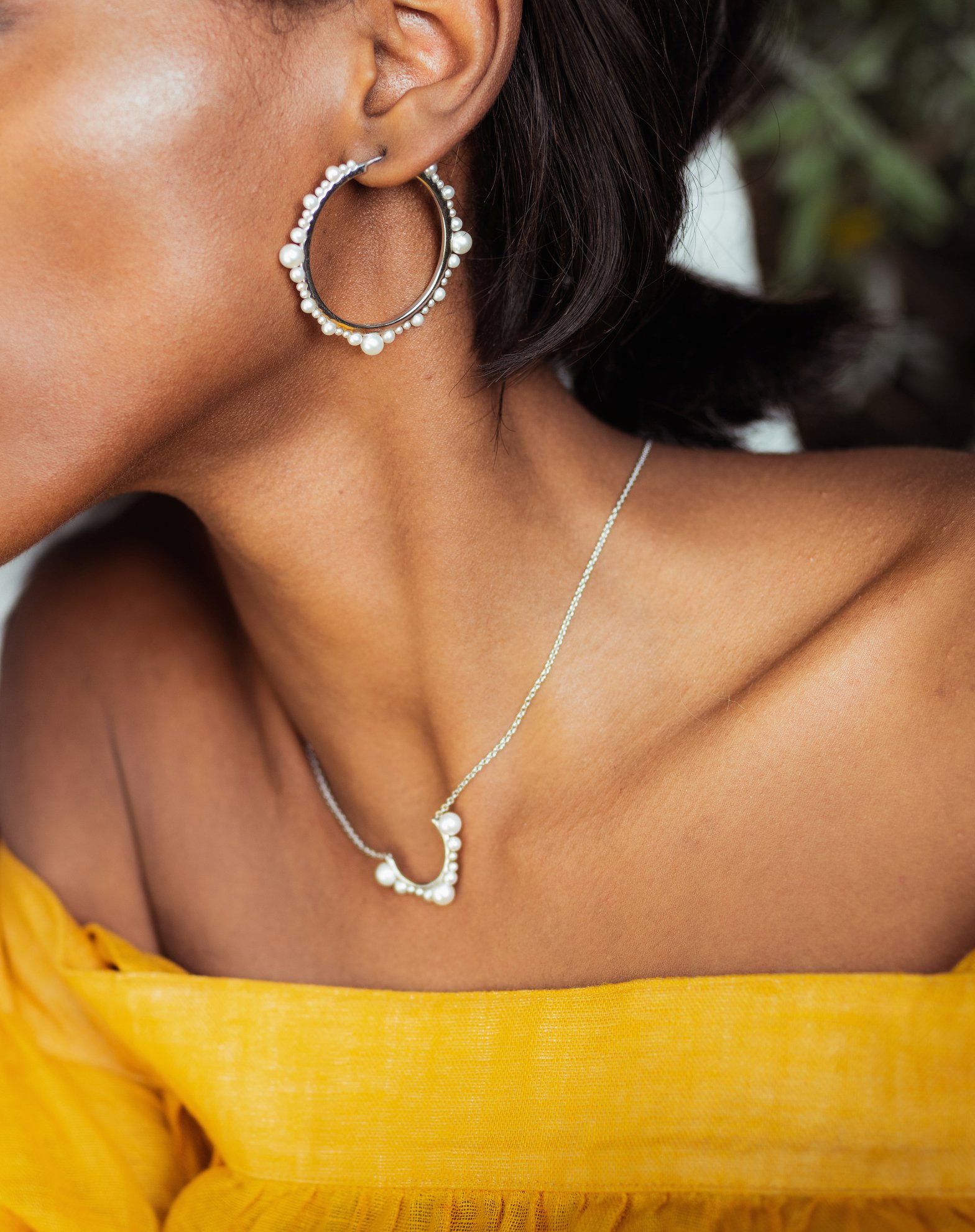 佩戴Orbs系列的淡水珍珠耳環，展現獨特女性魅力。 瀏覽Orbs系列︰festivalwalk Take the trend for bold hoops in a distinctive, feminine direction with our Orbs earrings.... Discover Orbs Collection: festivalwalk #LinksofLondon
