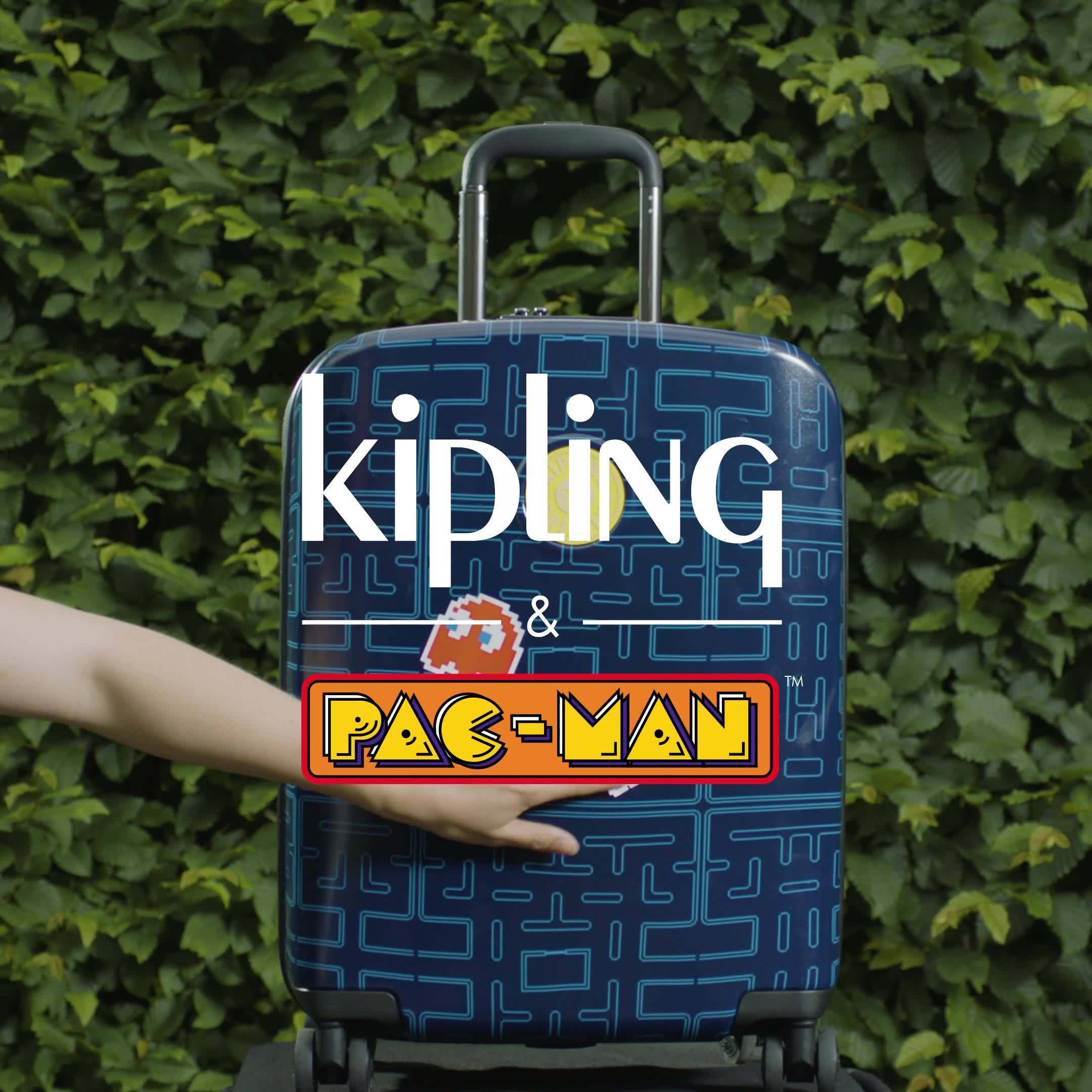 自己行李箱自己話事！將心愛嘅 #PACMAN 角色隨意貼喺 Curiosity S 行李箱上面，打造獨特個人風格😝 了解更多: festivalwalk #Kiplinghk...