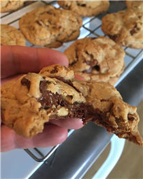 Chocolate chip walnut cookies made with See’s Chocolate Chips...get em’ while they’re hot! Recipe by @kevinaiello 🍪 #SeesCandies . Ingredients: