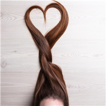Ogaenics強效健髮營養配方含獲得專利和認證的有機活性成分Keranat™, 直接在髮根的真皮乳頭為頭髮生長提供能量｡ 刺激細胞分裂, 促進生長因子的分泌, 令頭髮保持在生長期的狀態, 亦使表層的結締組織增厚, 從而令頭髮更強韌｡ 在一項為期12週的臨床研究中, 有65位女性參加者進行測試, 當中91％的參加者在服用Keranat™後, 脫髮情況有所減少, 75％的參加者髮絲變得光澤和柔軟順滑｡ 對頭髮稀薄的女性而言, Hairleluja絕對是完美的營養補充品｡⁣⁣⁣