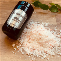 We want to thank de Mamiel for making this special limited order for our customers.⁣ They love this beautiful bath soak 🛀 during such stressful time. It’s super relaxing, anti bacterial, nourishing and smells wonderfully.⁣