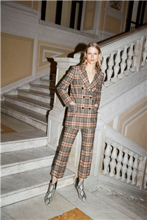 SUIT COLLECTION / Suits for work & play. The trouser suit, symbol of female empowerment, is the garment for any occasion. Some of the musts of the moment: coloured macro check and pastel nuances, wide or cigarette trousers, long cut blazer and even shorts.