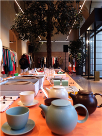 Restano ancora due settimane per visitare il pop-up store Nanban nell'esclusivo market della boutique MAX&Co. di Piazza Prampolini a Reggio Emilia.  La selezione, a cura di Studio Blanco, presenta al pubblico il meglio della produzione giapponese, dal design classico ai prodotti di alto artigianato: oggetti, utensili ed accessori essenziali, poetici e senza tempo. Fino al 31 luglio 2019. ...