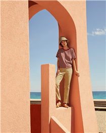 When style and surroundings meet. Be inspired by the season's sunset shades, available in store and online.