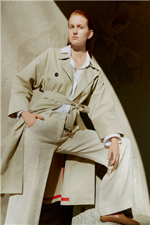 Tonal elegance made easy with a wardrobe icon - a classic trench is always the perfect finishing touch. Discover the new collection in-store and online.