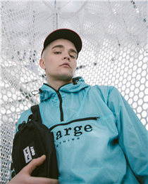 Our 2019 summer editorial features half-zip, sweatpants and daily essential fanny pack from brands including @xlargejp , @rebel8 and @obeyclothing . Head to double-park stores for more items. @doubleparkstore #doubleparkstore 