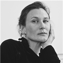 Sophie Bille Brahe admits that working with Georg Jensen is something that, as a Danish jeweller, she always aspired to. “It is a story at the heart of Denmark – everybody here feels it and recognises the name Georg Jensen. It is part of our Danish design legacy. Discover the collection: