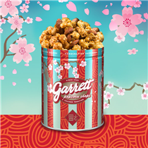讓Garrett Popcorn 手工製作嘅堅果滋味與你共度今個農曆新年，農曆年特別版罐與限量版三重果仁焦糖脆脆口味, 現已同時上市。 Go nutty this Chinese New Year with some Handcrafted Happiness from Garrett Popcorn!