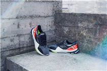 PUMA推出全新運動鞋Hybrid Astro，集合品牌兩大先進技術IGNITE FOAM同NRGY beads，令你跑步時仍能享受極致嘅緩衝效果同能量回彈，跑得更快更遠。