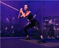 新一年當然要為自己定下目標！妳都不妨同Adriana Lima一樣，著住PUMA全新推出嘅女裝訓練鞋Zone XT，鍛鍊出令人羨慕嘅body shape！