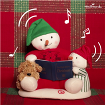 🎄聖誕節除咗要有聖誕禮物🎁，又點少得聖誕歌呢📻🎶？ 大小雪人⛄☃️加埋小dog dog🐶，齊齊搖擺為你唱首聖誕歌📻🎶，咁樣先至有氣氛㗎呢！ 🎁現正進行推廣優惠*：凡購買任何正價貨品加 HK$150即可換領 9.5吋 Storytime Snowman 發聲聖誕雪人 (原價 HK$239) 一隻。... 📍銷售點：全線Hallmark門市 (E-Max除外) *條款及細則：