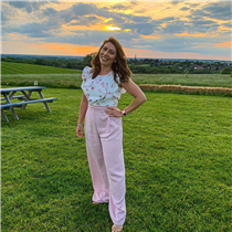 It's about the jumpsuit when it comes to #PhaseEightStyle this month! Take a look at our latest all-in-ones, and don't forget to tag your pictures for your chance to be featured > festivalwalk
